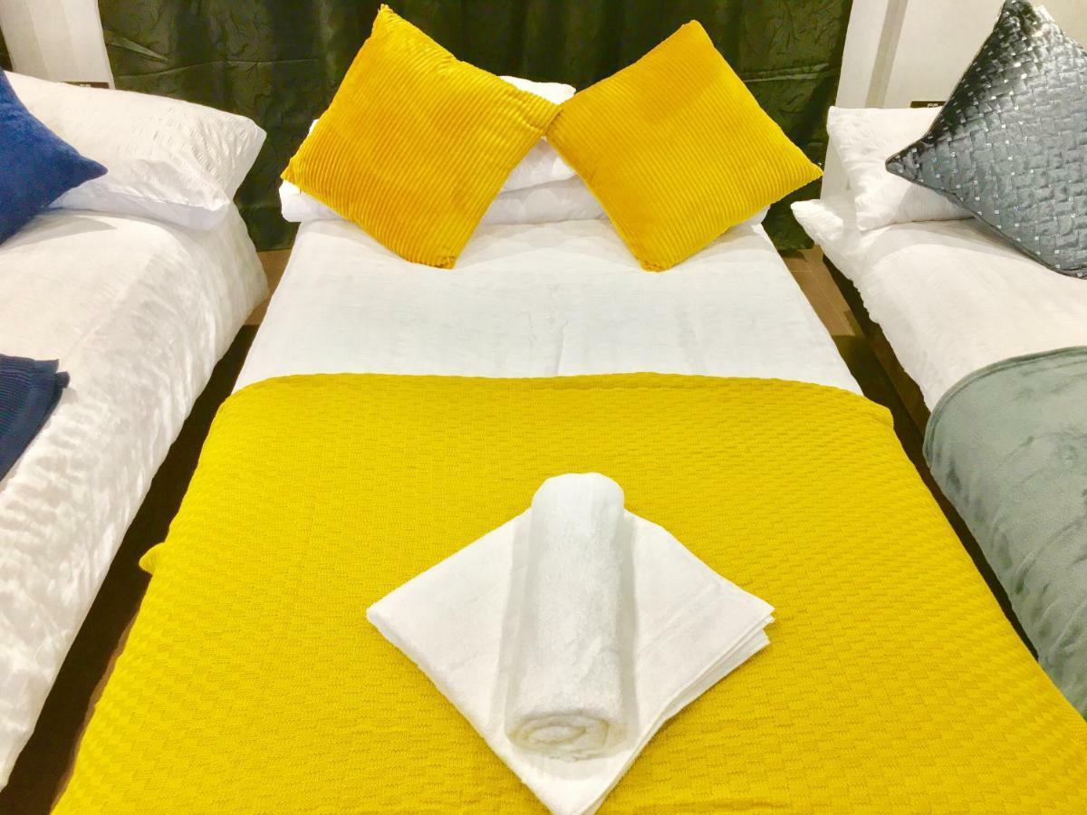 2 Bedrooms Modern Apartment, Lounge, Full Kitchen, Balcony, 5 Minutes Stratford Station London Kültér fotó