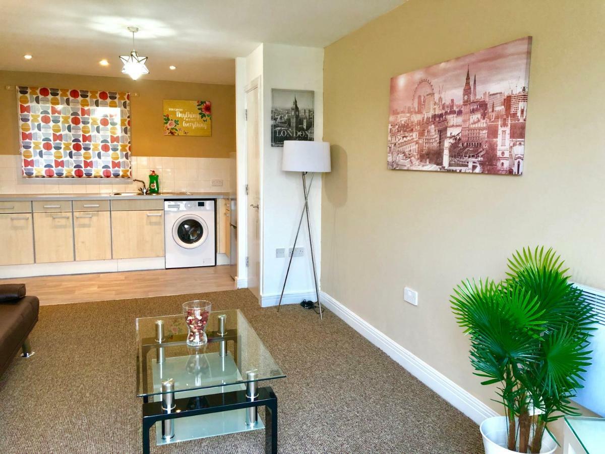2 Bedrooms Modern Apartment, Lounge, Full Kitchen, Balcony, 5 Minutes Stratford Station London Kültér fotó
