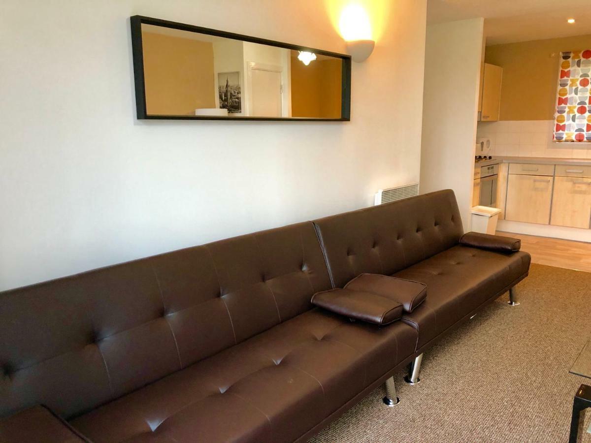 2 Bedrooms Modern Apartment, Lounge, Full Kitchen, Balcony, 5 Minutes Stratford Station London Kültér fotó