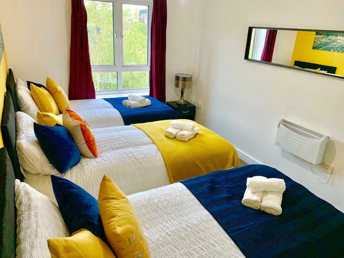 2 Bedrooms Modern Apartment, Lounge, Full Kitchen, Balcony, 5 Minutes Stratford Station London Kültér fotó