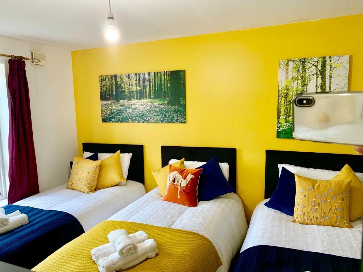 2 Bedrooms Modern Apartment, Lounge, Full Kitchen, Balcony, 5 Minutes Stratford Station London Kültér fotó