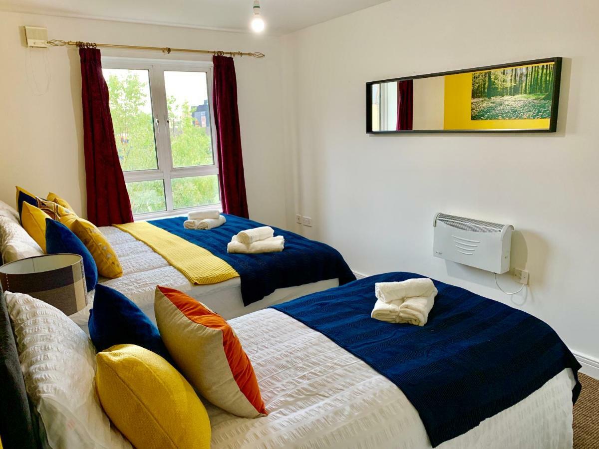 2 Bedrooms Modern Apartment, Lounge, Full Kitchen, Balcony, 5 Minutes Stratford Station London Kültér fotó